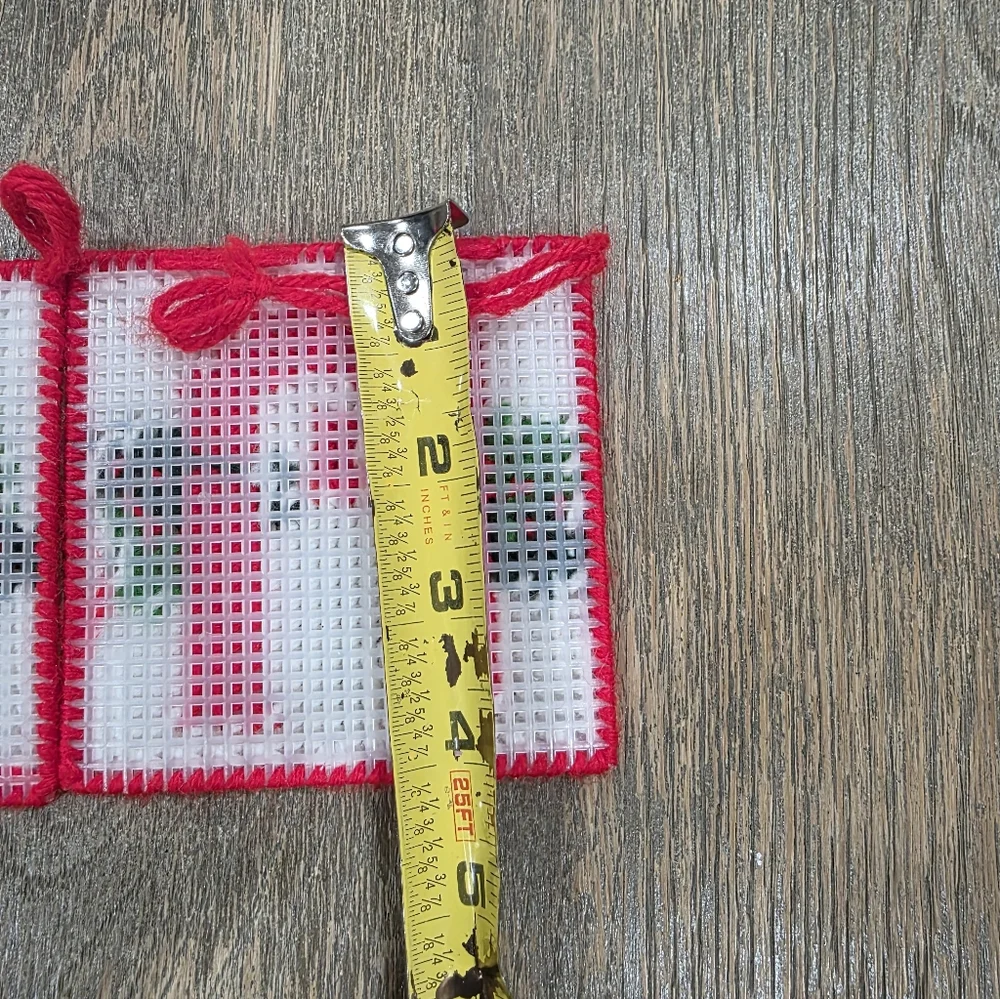 Vintage Christmas NOEL Needlepoint Plastic Wall Door Mantle Hanging Garland